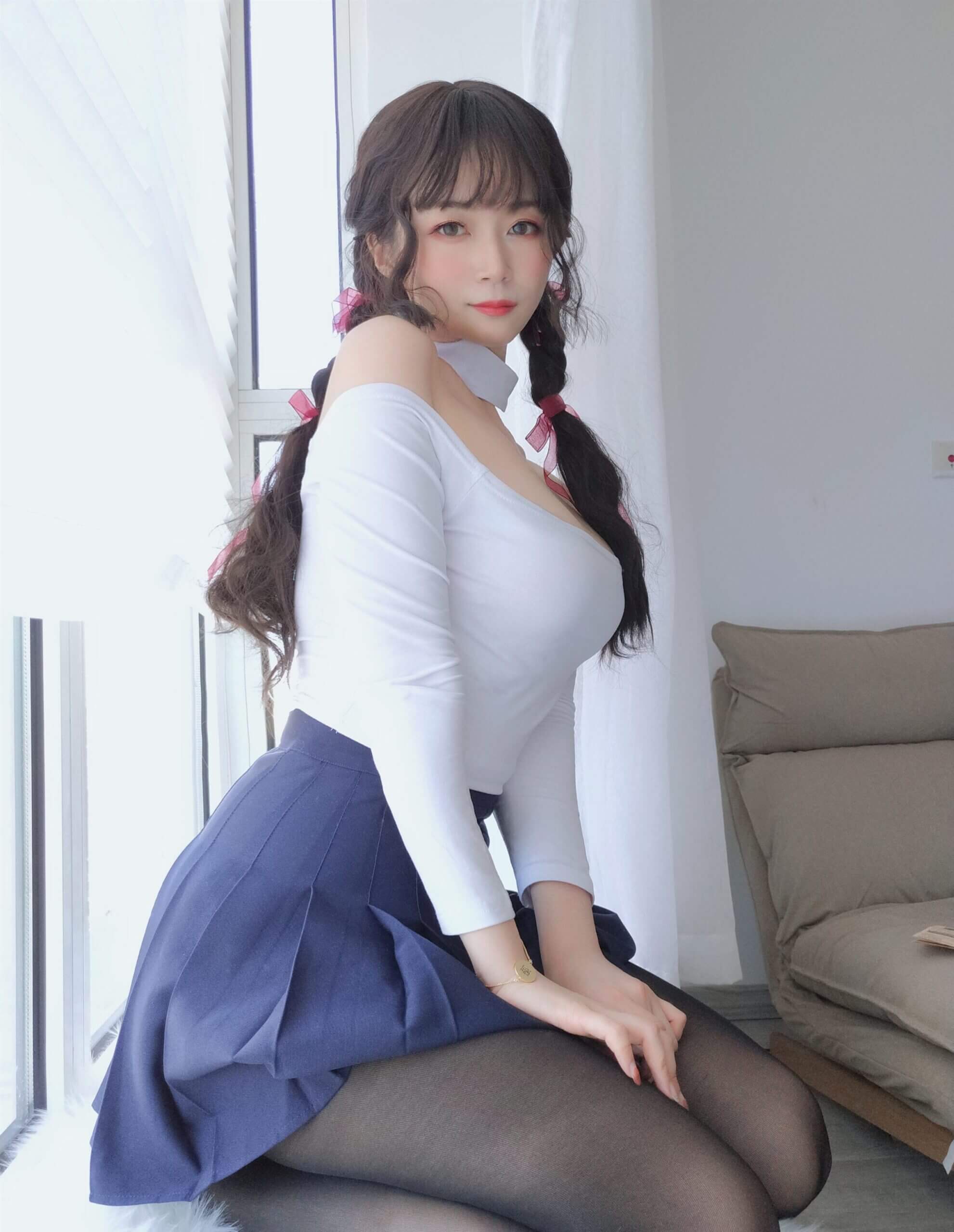 白银81 – 邻家大姐姐的黑丝插图