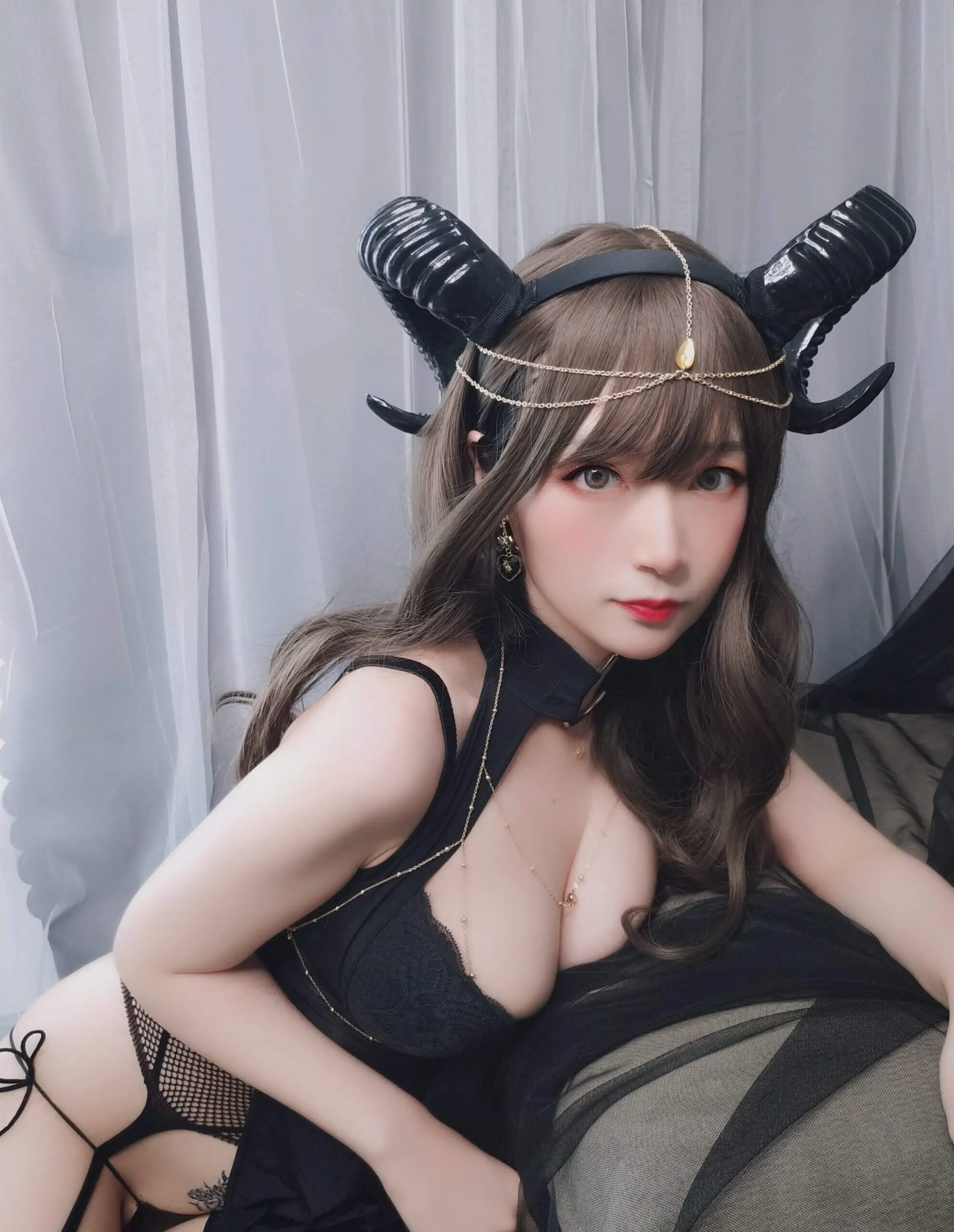 白银81 – 黑山魅魔-爱新番