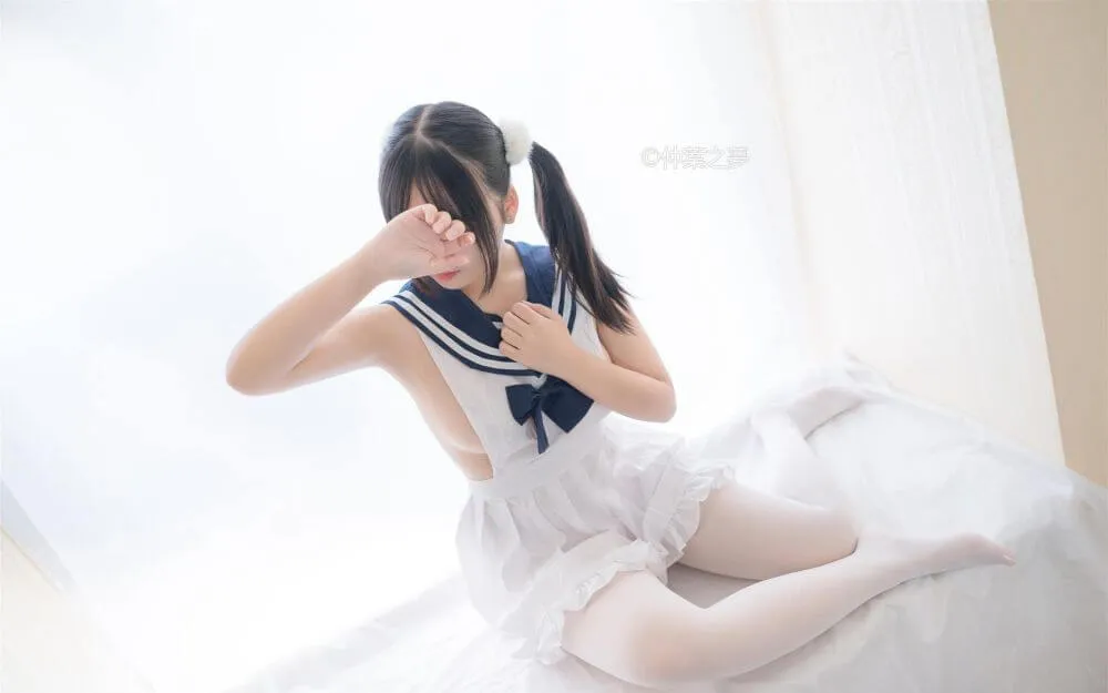 [轻兰映画] Grand.002 美代Miyo 情趣水手服插图1