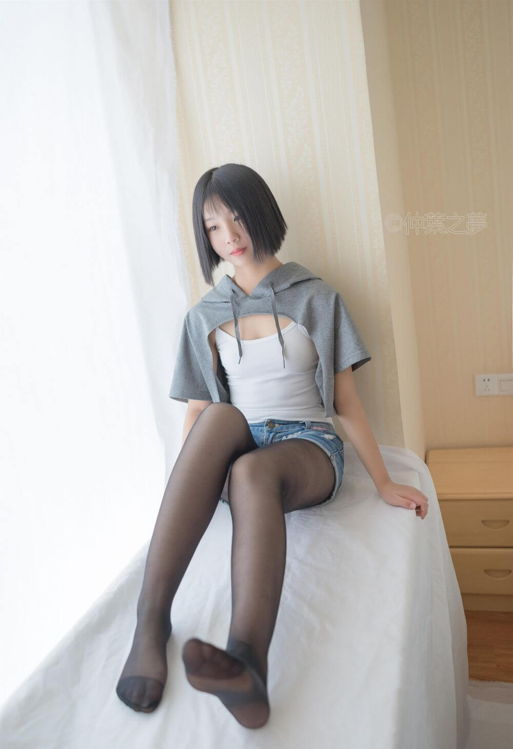 [轻兰映画] Grand.003 鹿野奈绪 包臀黑丝插图