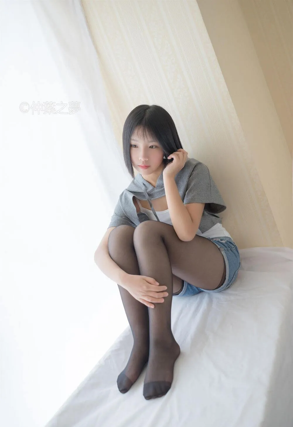 [轻兰映画] Grand.003 鹿野奈绪 包臀黑丝插图3