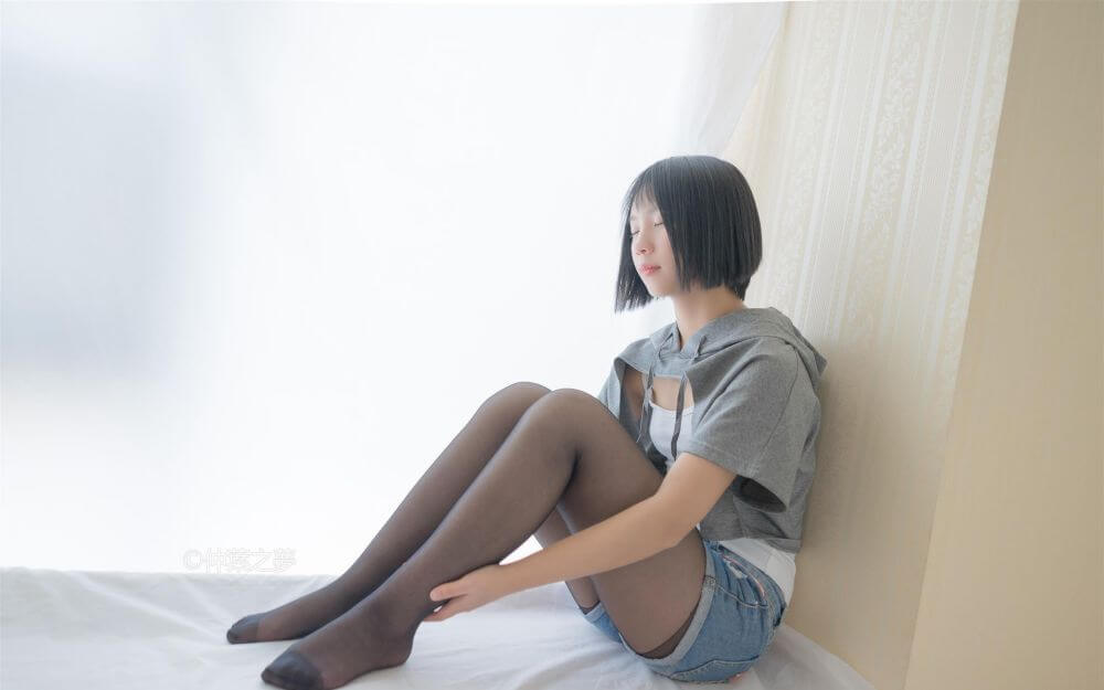 [轻兰映画] Grand.003 鹿野奈绪 包臀黑丝插图1