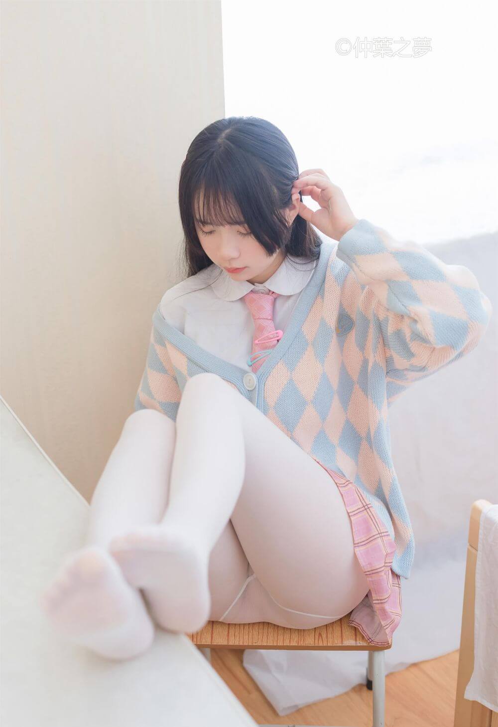 [轻兰映画] Grand.007 日系白丝妹妹的性感插图2