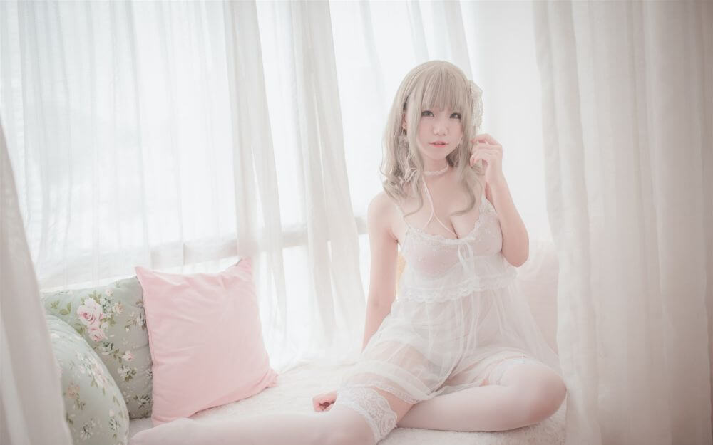 Yoko宅夏 – 白色丝质连衣裙插图2