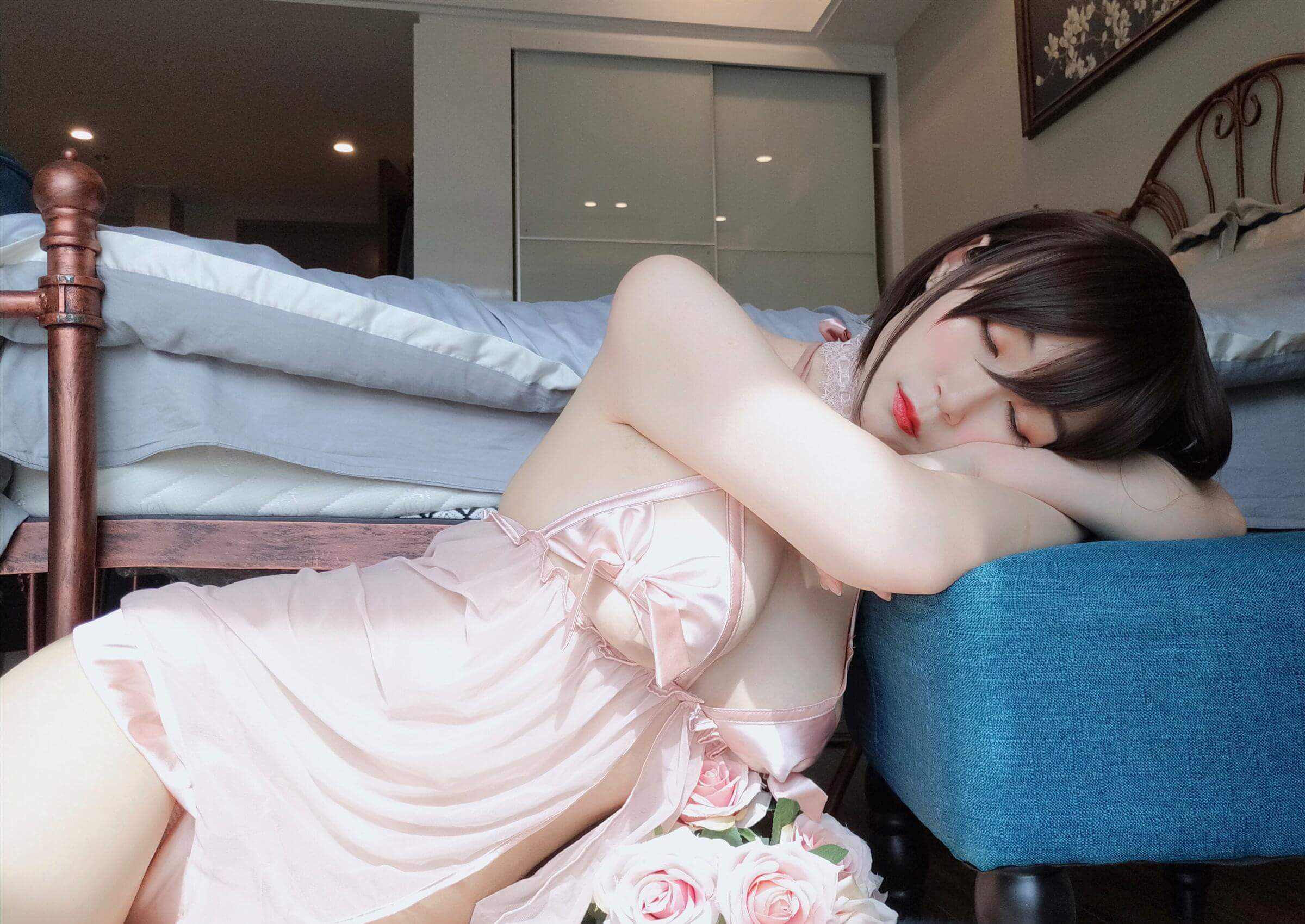 白银81 – 粉色蝴蝶睡衣插图1