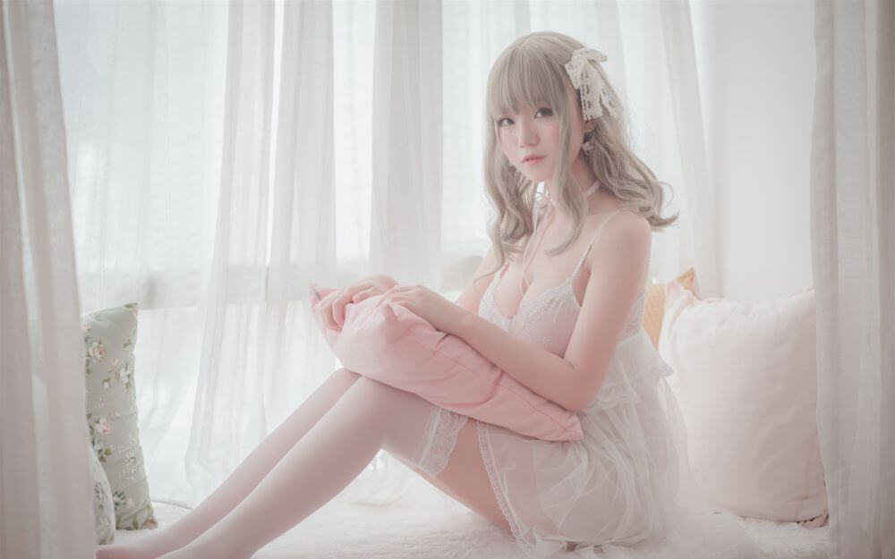 Yoko宅夏 – 白色丝质连衣裙插图3