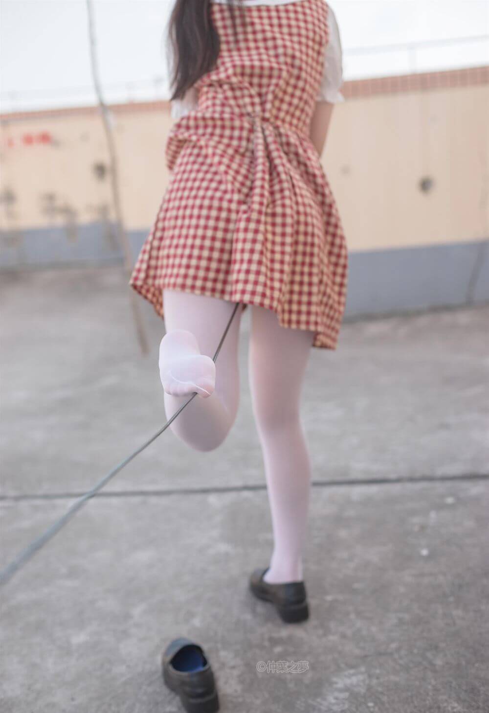 [轻兰映画] SPL.009 白丝格子连衣裙插图