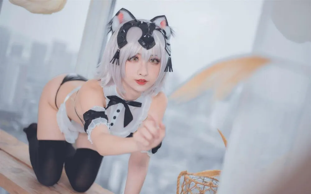 rioko凉凉子 – 月球女友插图2