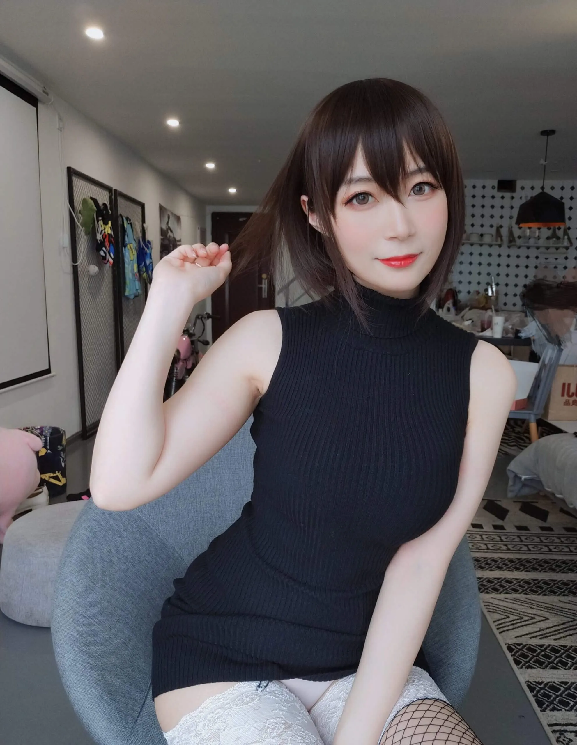 白银81 – 黑色包臂裙-爱新番
