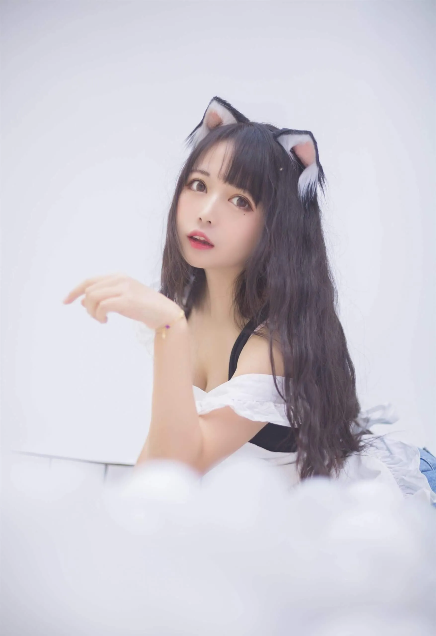 黑猫猫OvO – 海洋球喵插图